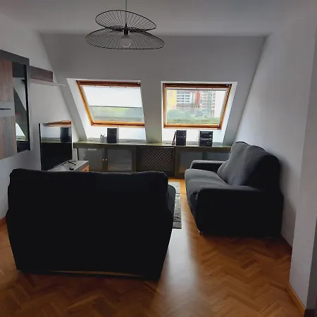 Fozaneldi Oviedo. Céntrico, Accesible Desde Autovía Y Con Parking Appartement